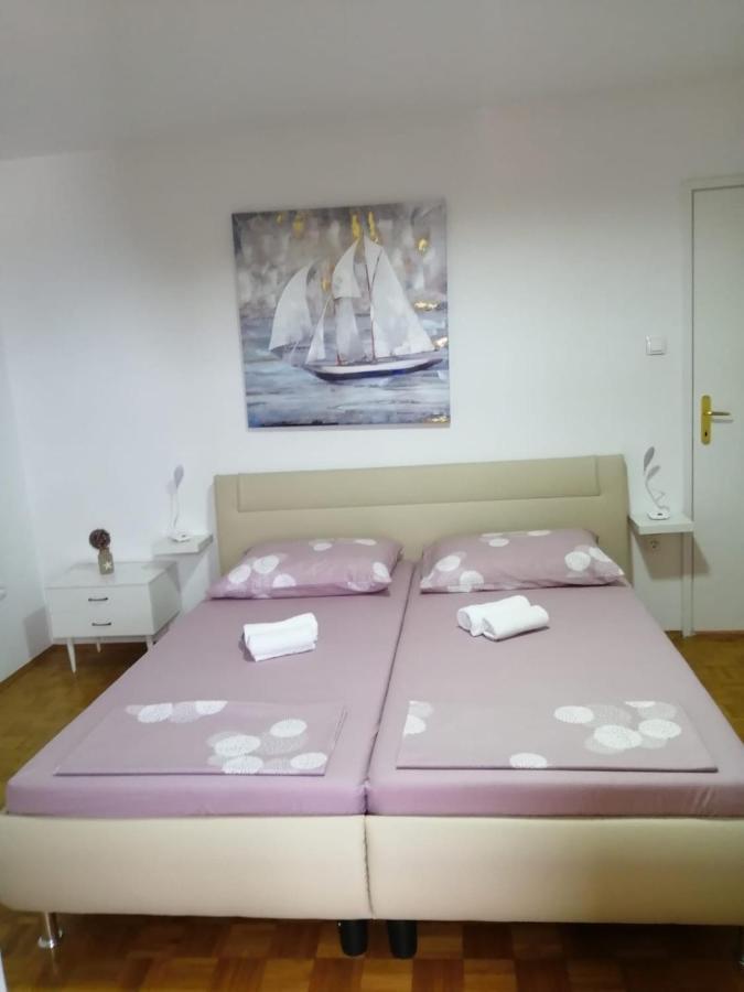 Apartment & Rooms Laura Брела Екстер'єр фото